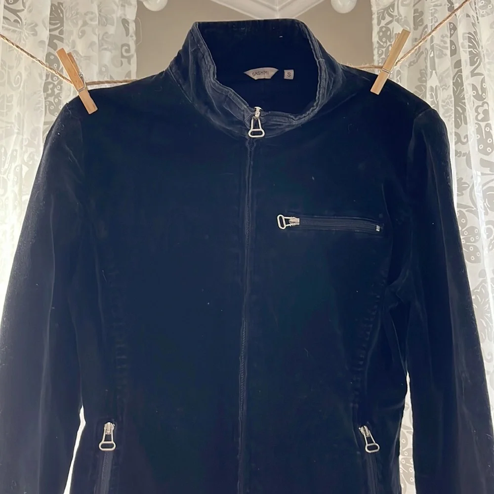 Black Jacket - Picture 2 of 3